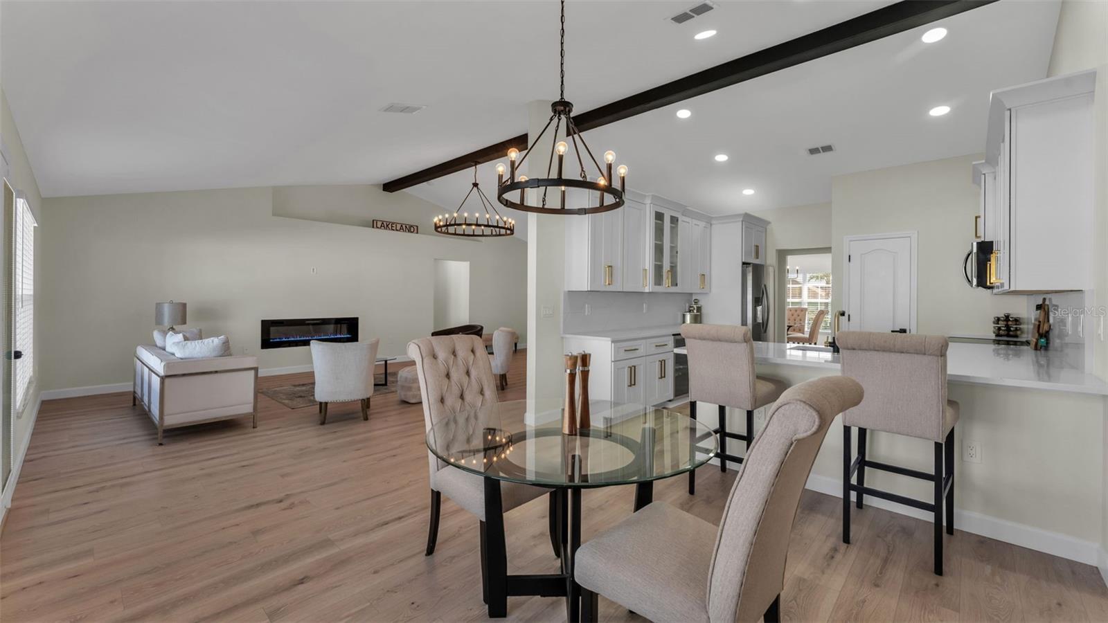 Image 20 of 51 For 6743 Highlands Creek Boulevard