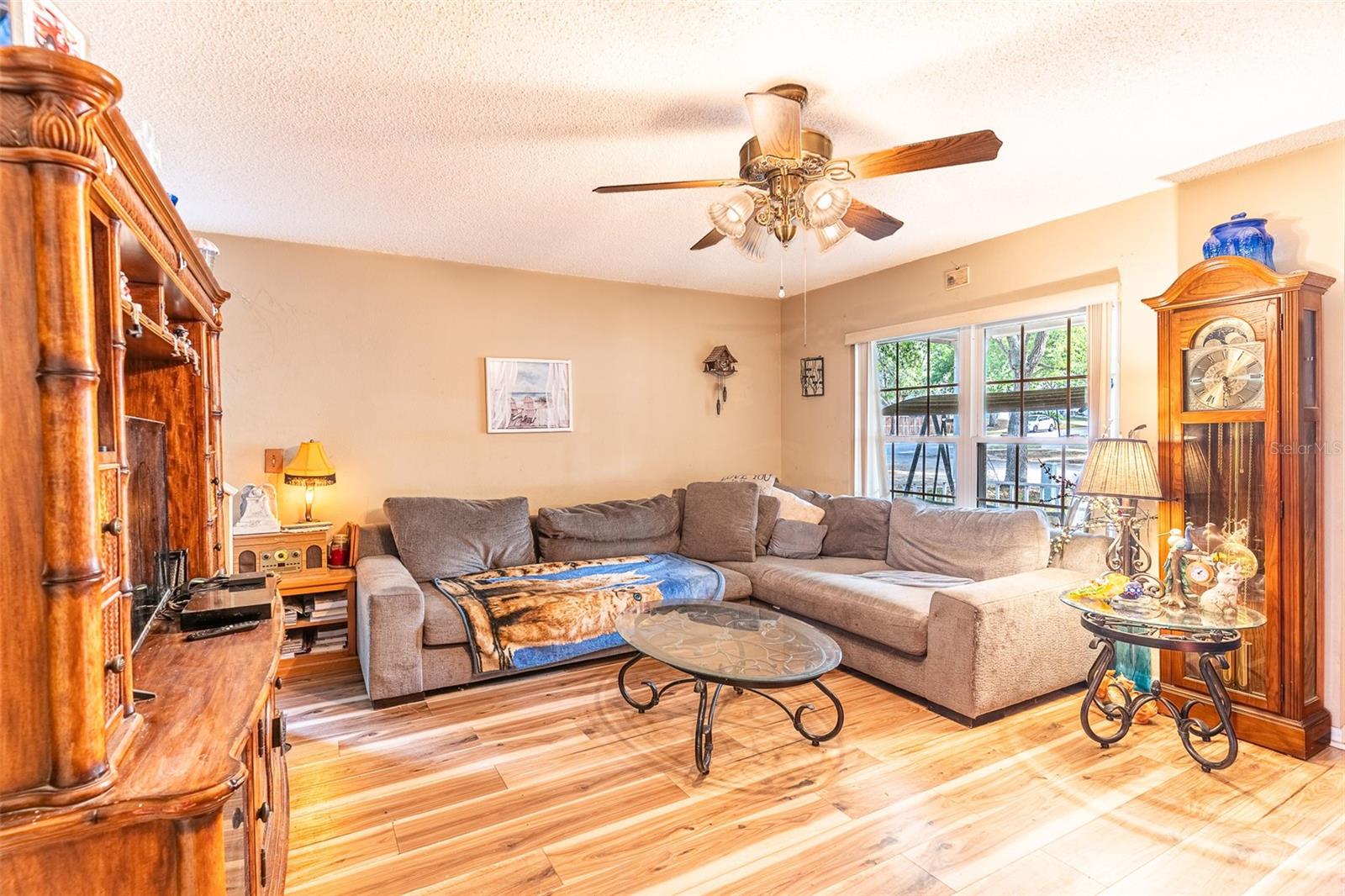 Image 4 of 26 For 626 Cape Cod Circle