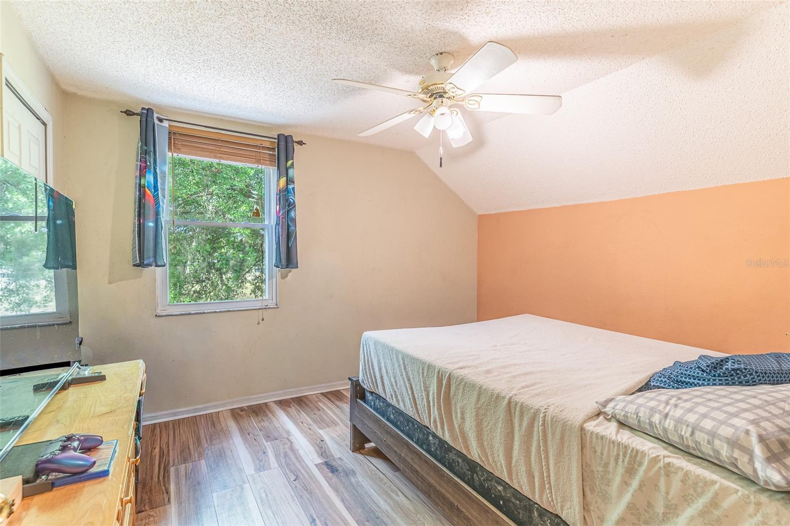 Image 6 of 26 For 626 Cape Cod Circle