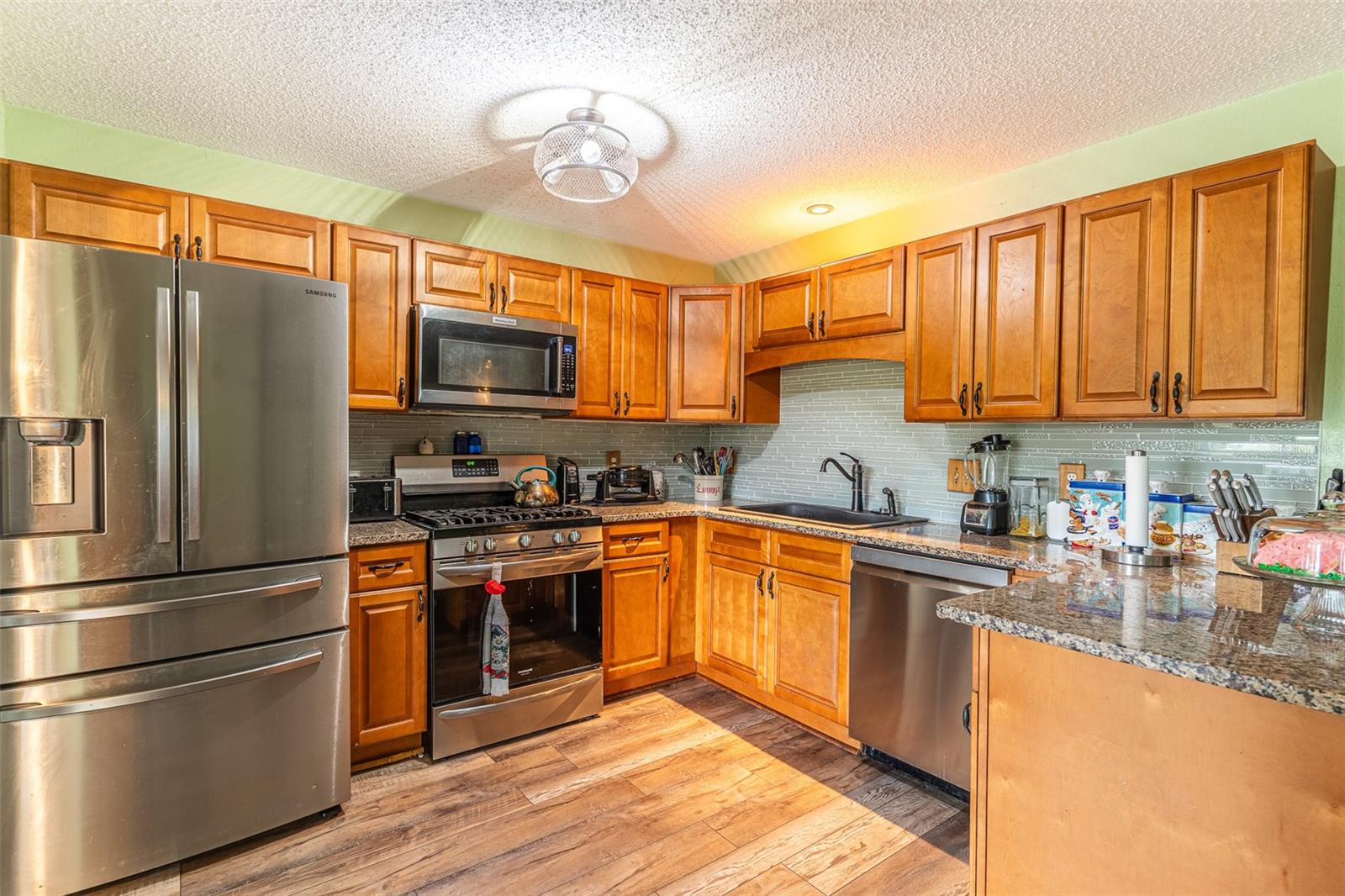 Image 8 of 26 For 626 Cape Cod Circle