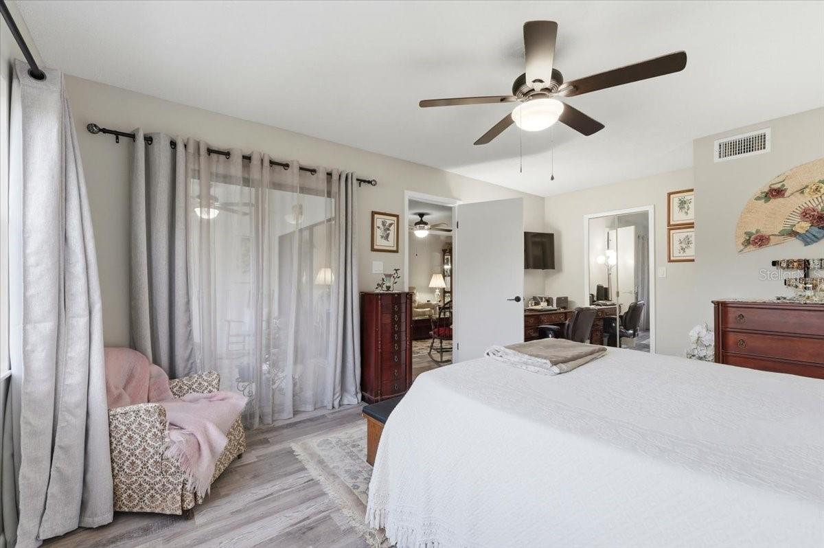 Image 17 of 41 For 2903 Granada Court 2903