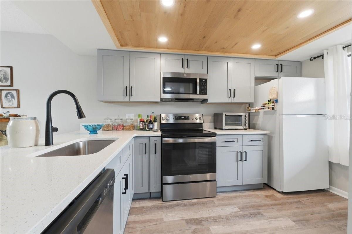 Image 9 of 41 For 2903 Granada Court 2903