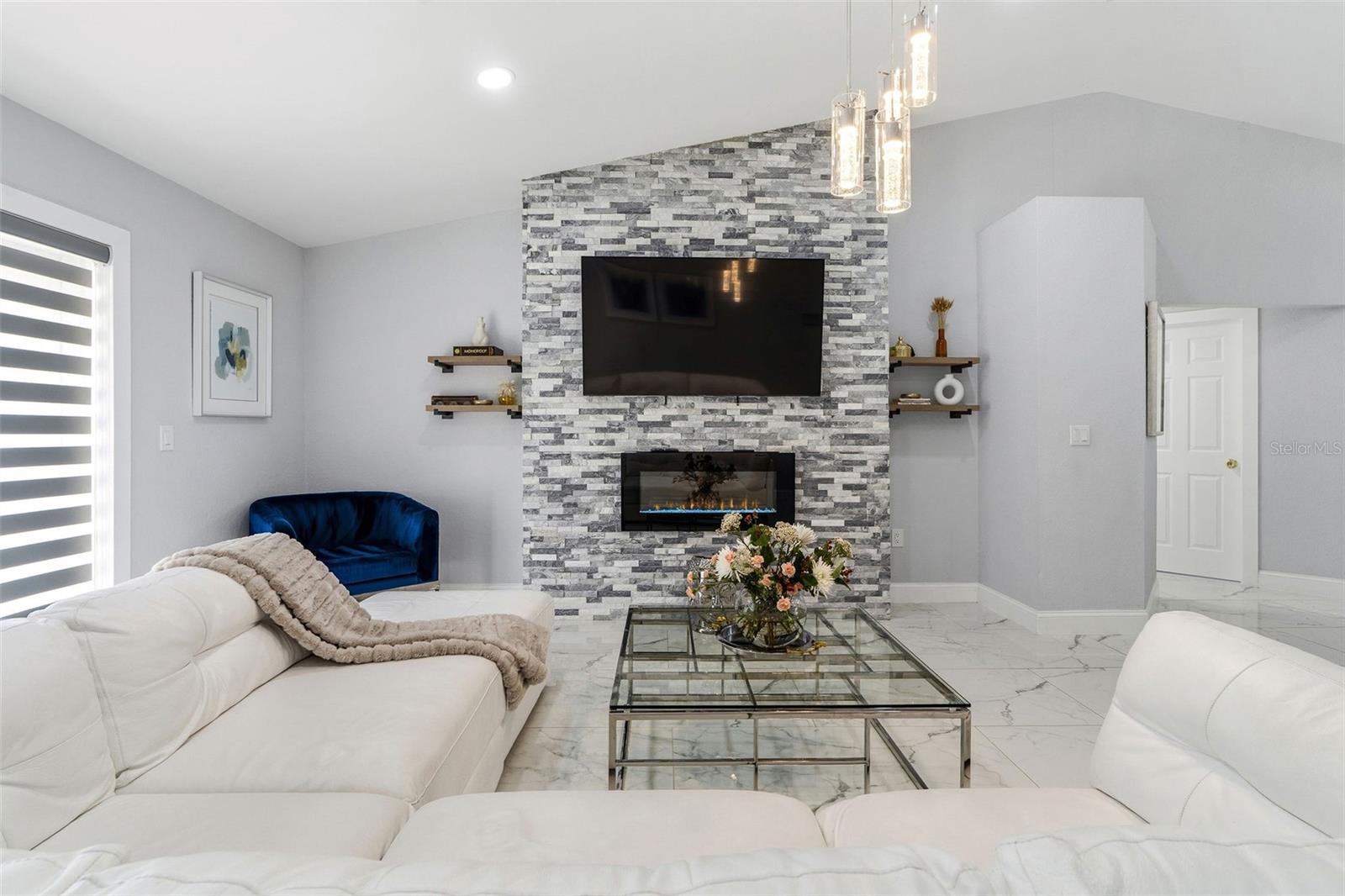 Image 13 of 28 For 8025 Ridgeglen Cir W