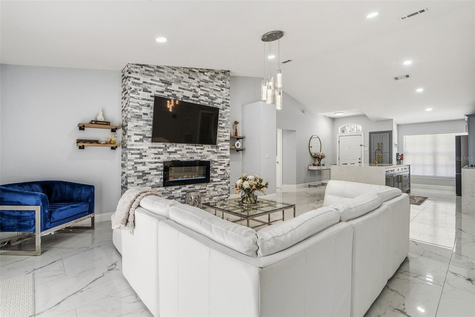 Image 14 of 28 For 8025 Ridgeglen Cir W