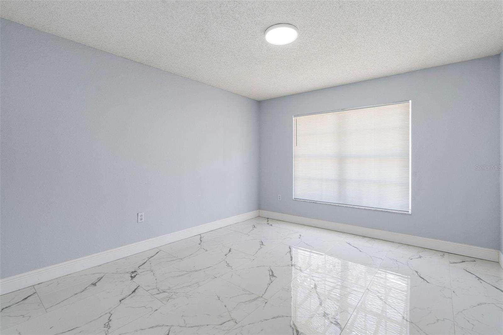 Image 20 of 28 For 8025 Ridgeglen Cir W