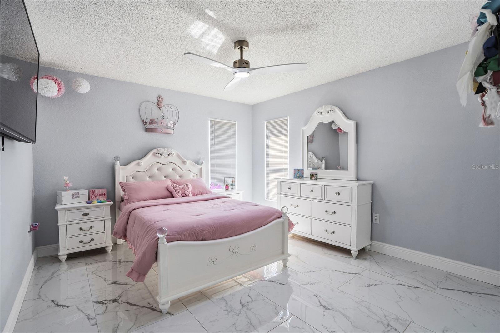 Image 22 of 28 For 8025 Ridgeglen Cir W