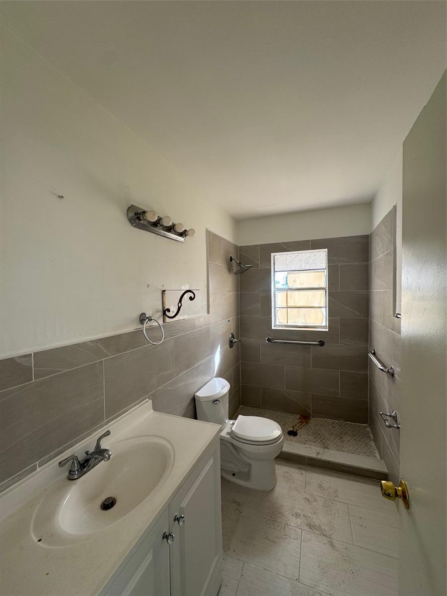 Image 2 of 8 For 312 Lime Avenue