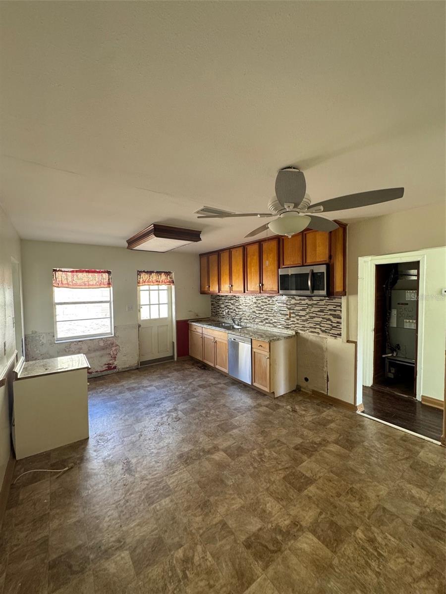 Image 7 of 8 For 312 Lime Avenue