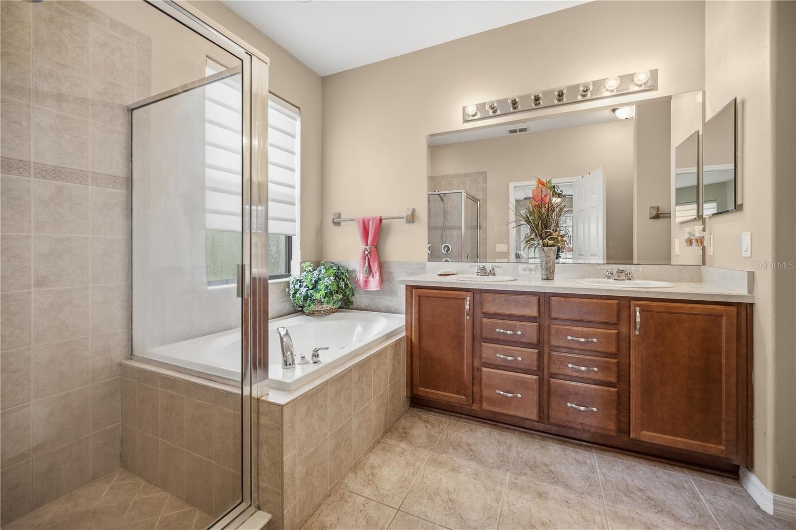 Image 15 of 50 For 268 Oak Landing Lane