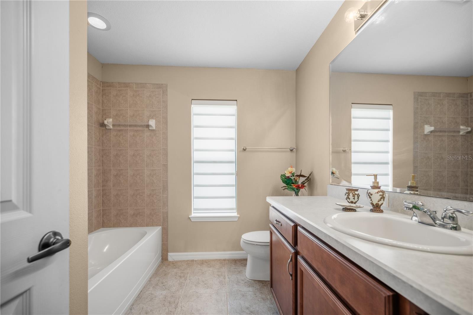 Image 30 of 50 For 268 Oak Landing Lane