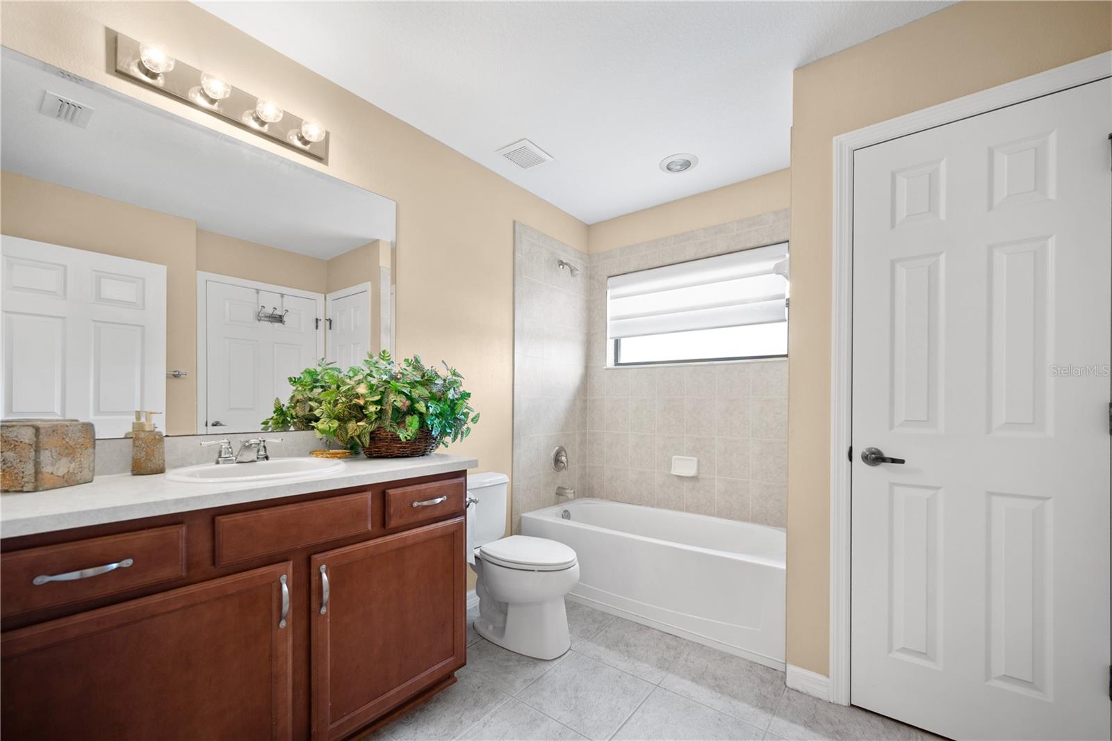 Image 38 of 50 For 268 Oak Landing Lane