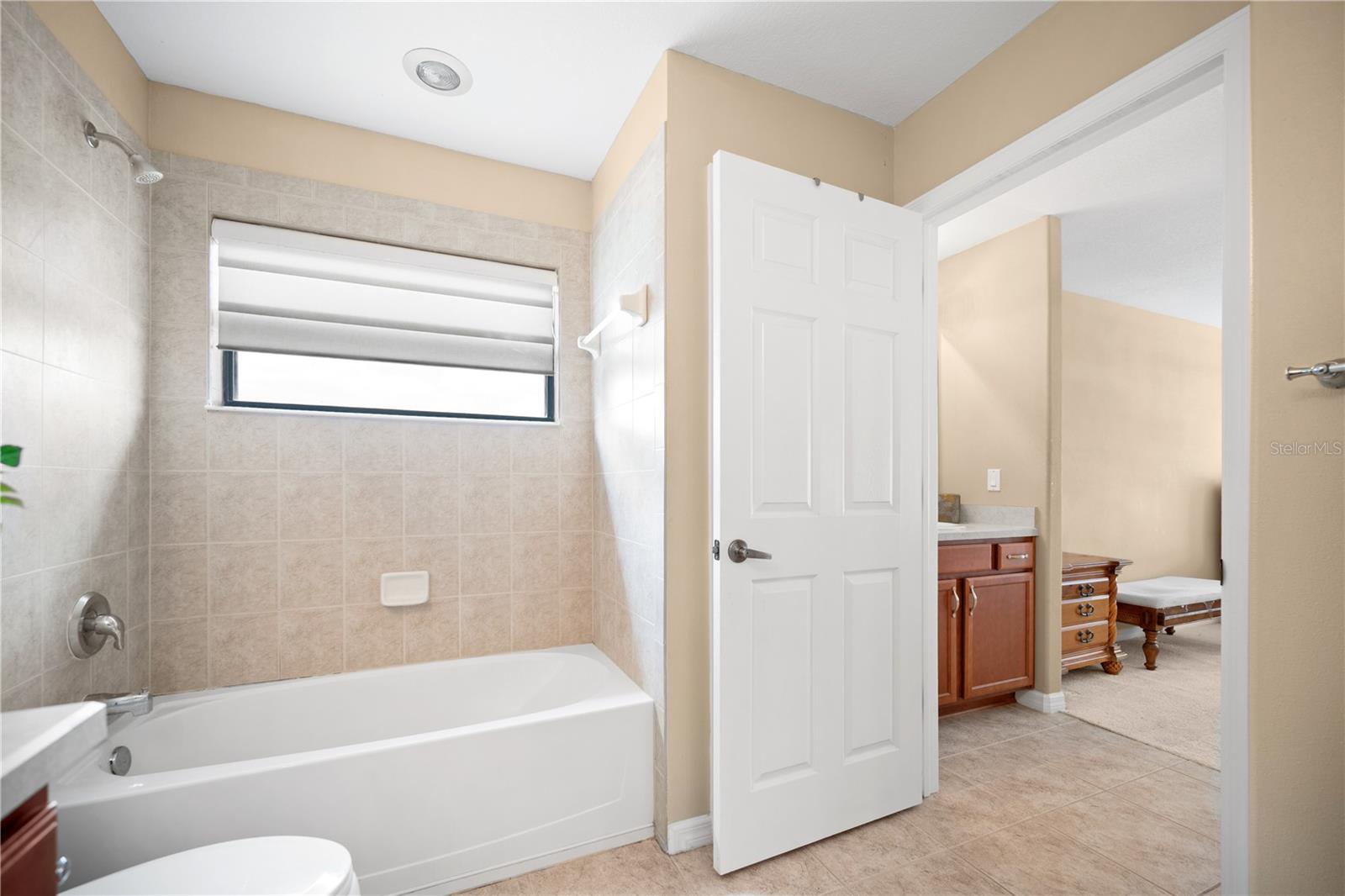 Image 39 of 50 For 268 Oak Landing Lane