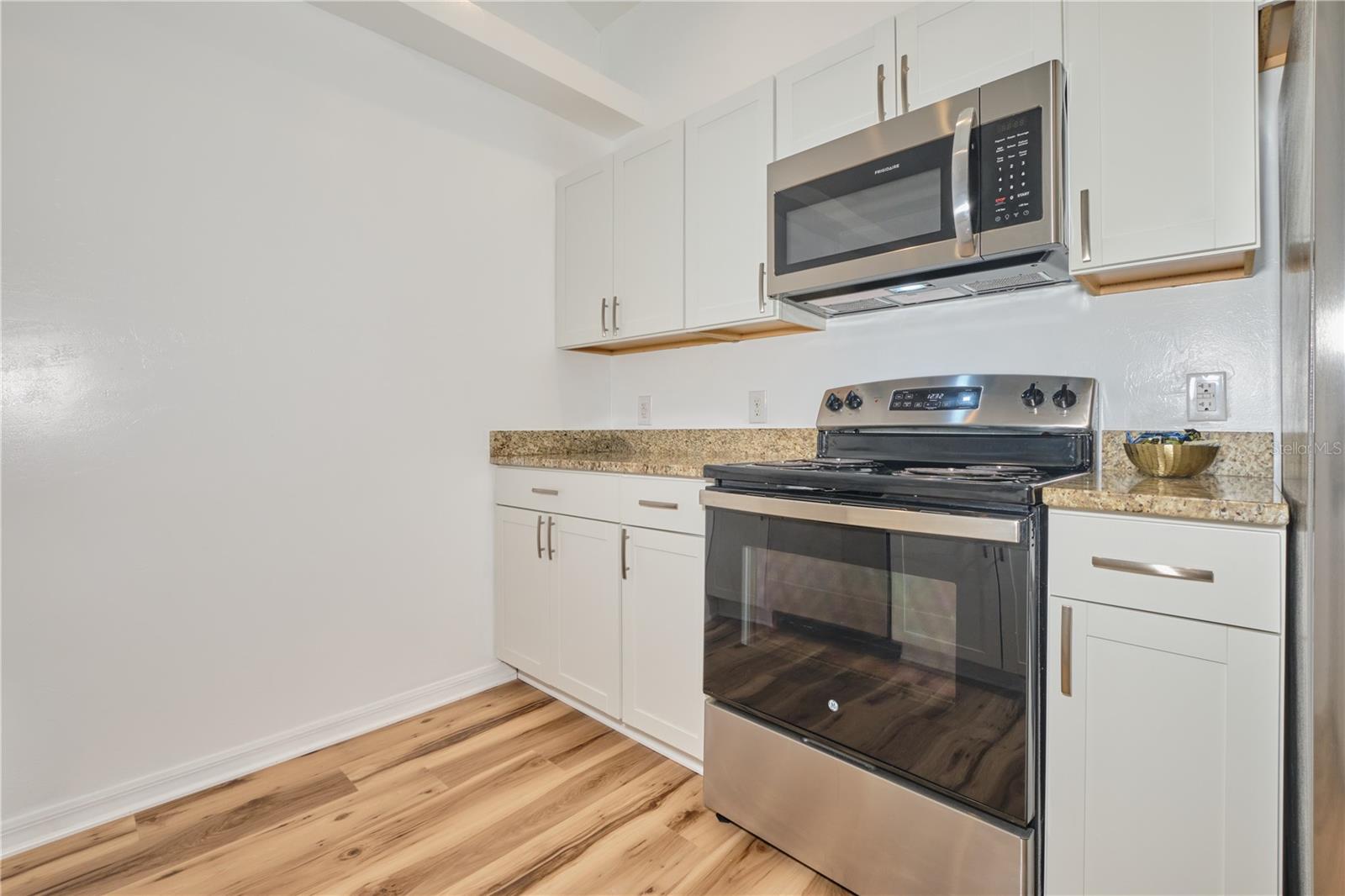 Image 11 of 61 For 3520-3524 17th Avenue