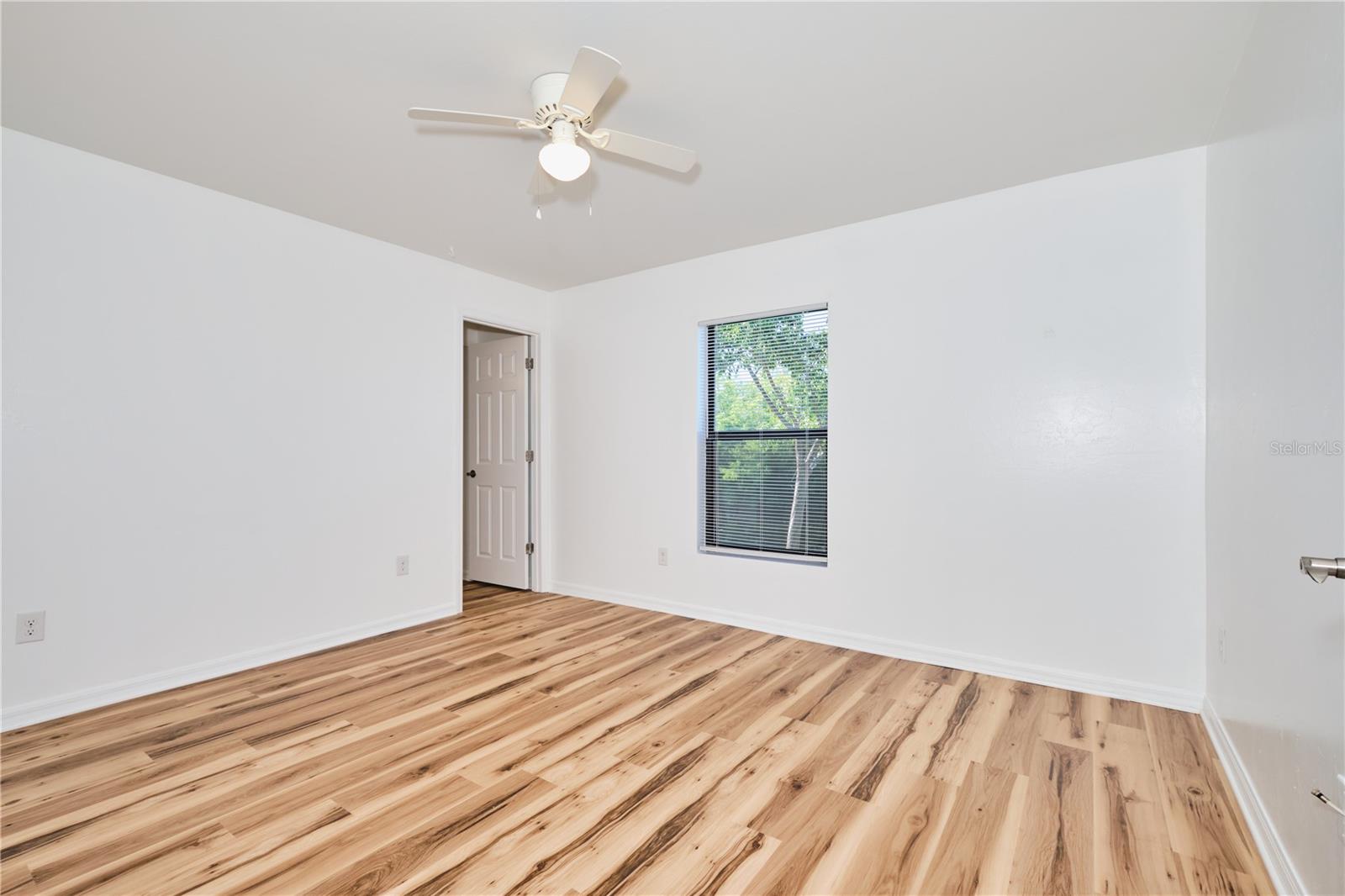 Image 34 of 61 For 3520-3524 17th Avenue