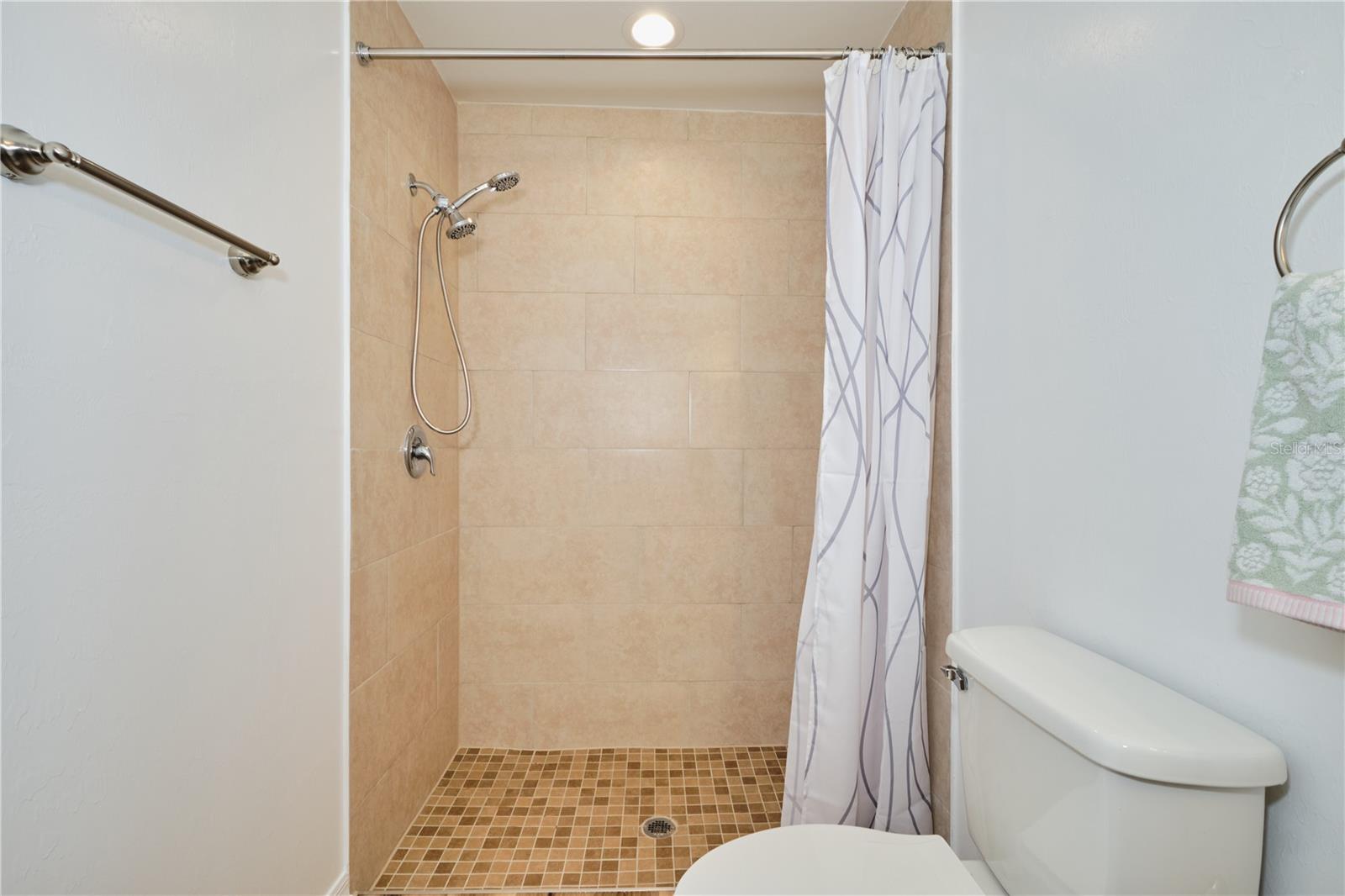 Image 42 of 61 For 3520-3524 17th Avenue