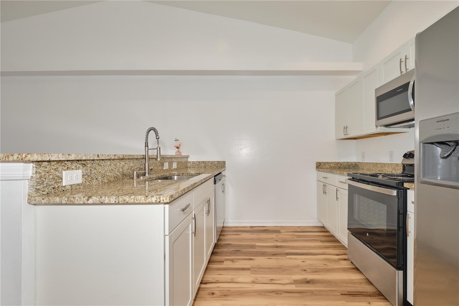 Image 9 of 61 For 3520-3524 17th Avenue