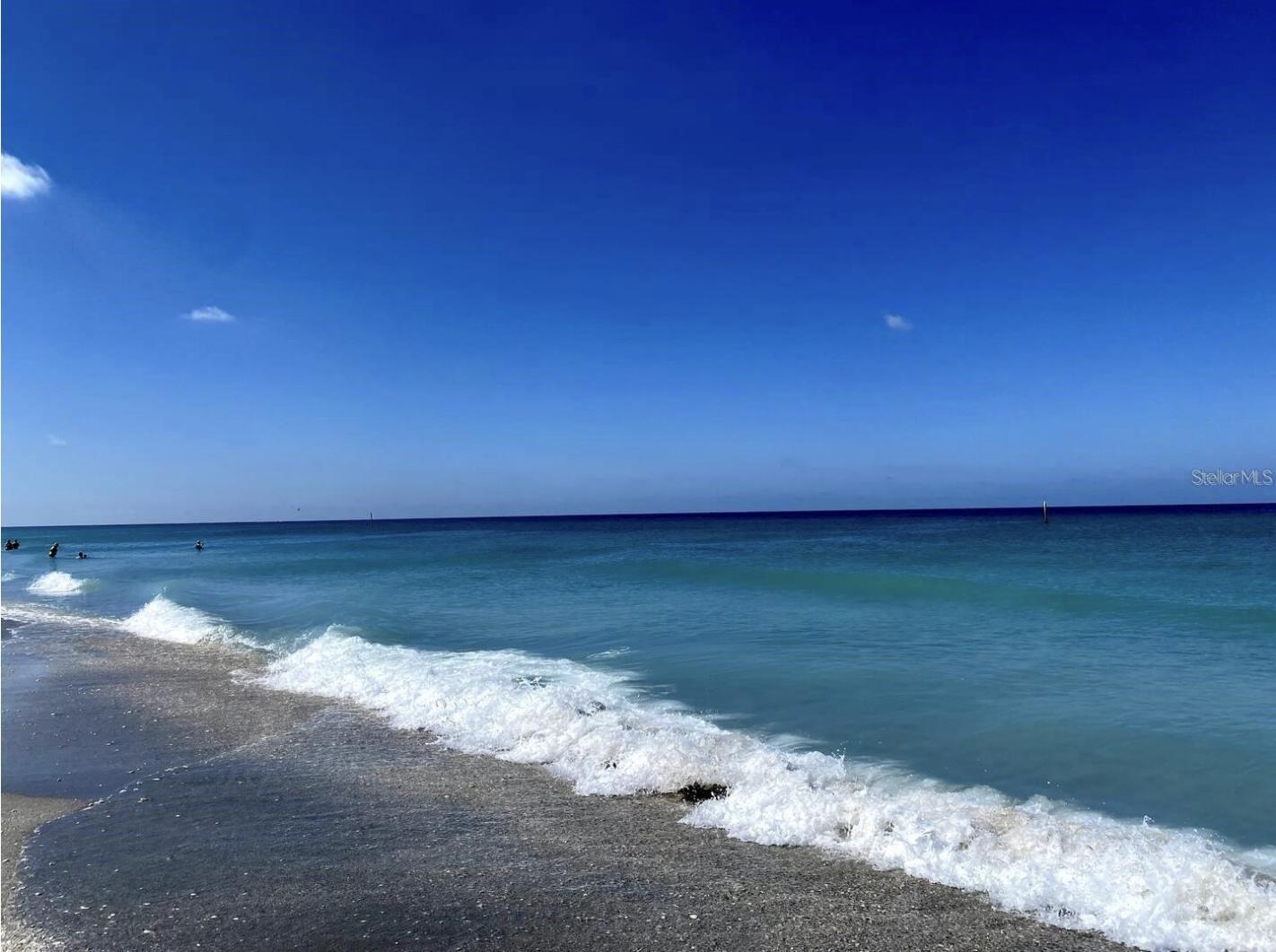 Image 18 of 21 For 7113 Regina Drive