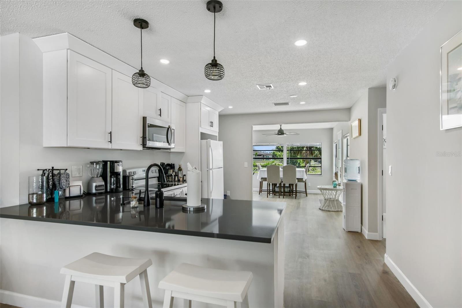 Image 7 of 21 For 7113 Regina Drive