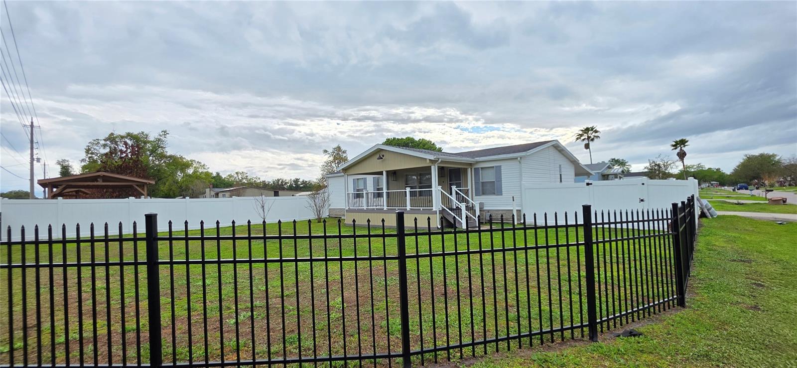 Image 3 of 34 For 3191 Keuka Loop