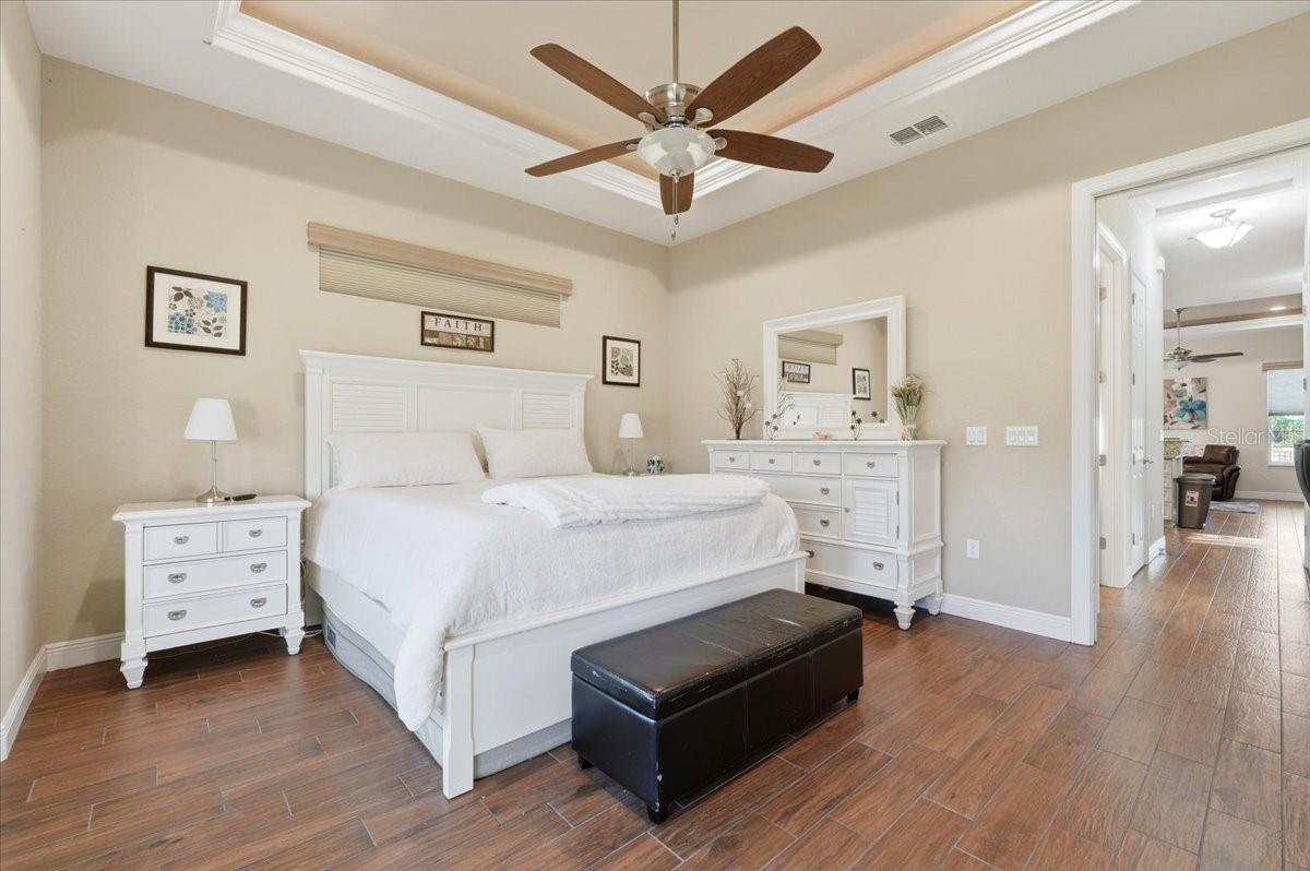 Image 21 of 35 For 576 Meandering Way