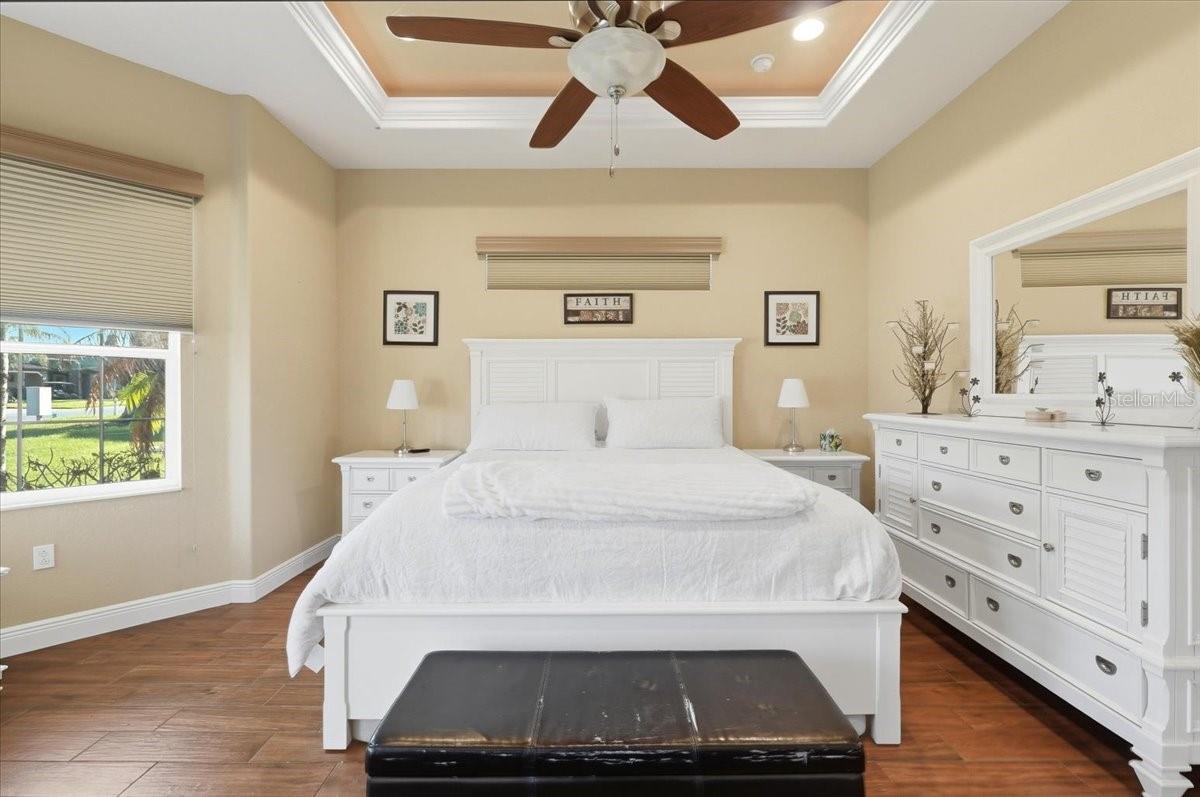 Image 23 of 35 For 576 Meandering Way