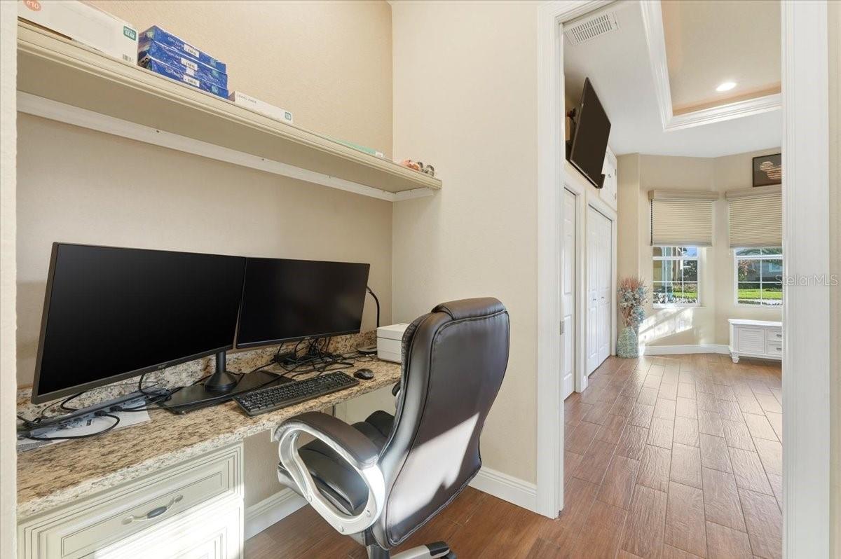 Image 29 of 35 For 576 Meandering Way