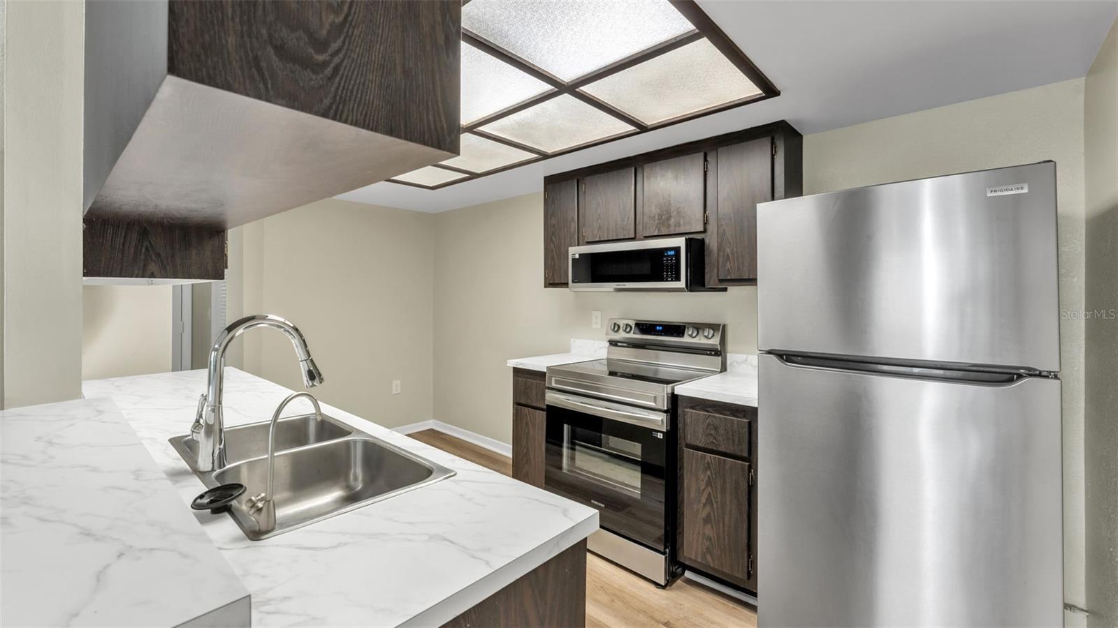 Image 17 of 39 For 2025 Sylvester Road N101