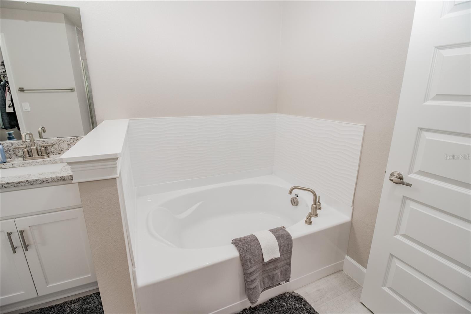 Image 21 of 47 For 4526 Grandview Glen Drive