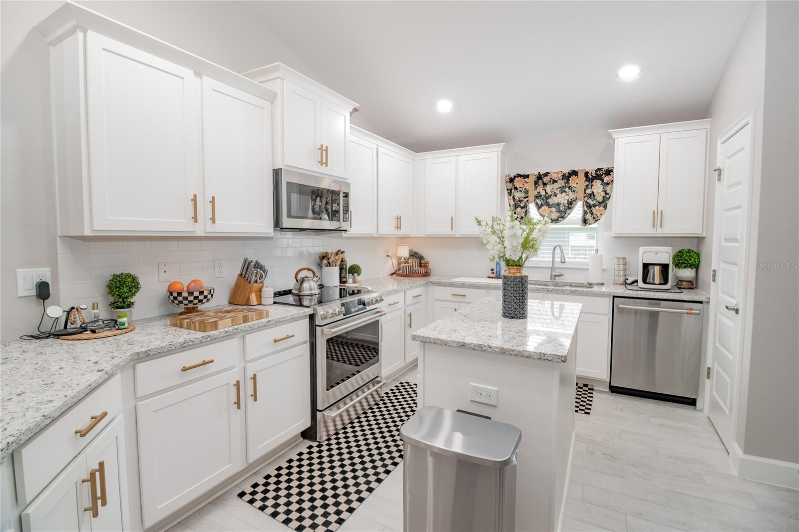 Image 8 of 47 For 4526 Grandview Glen Drive