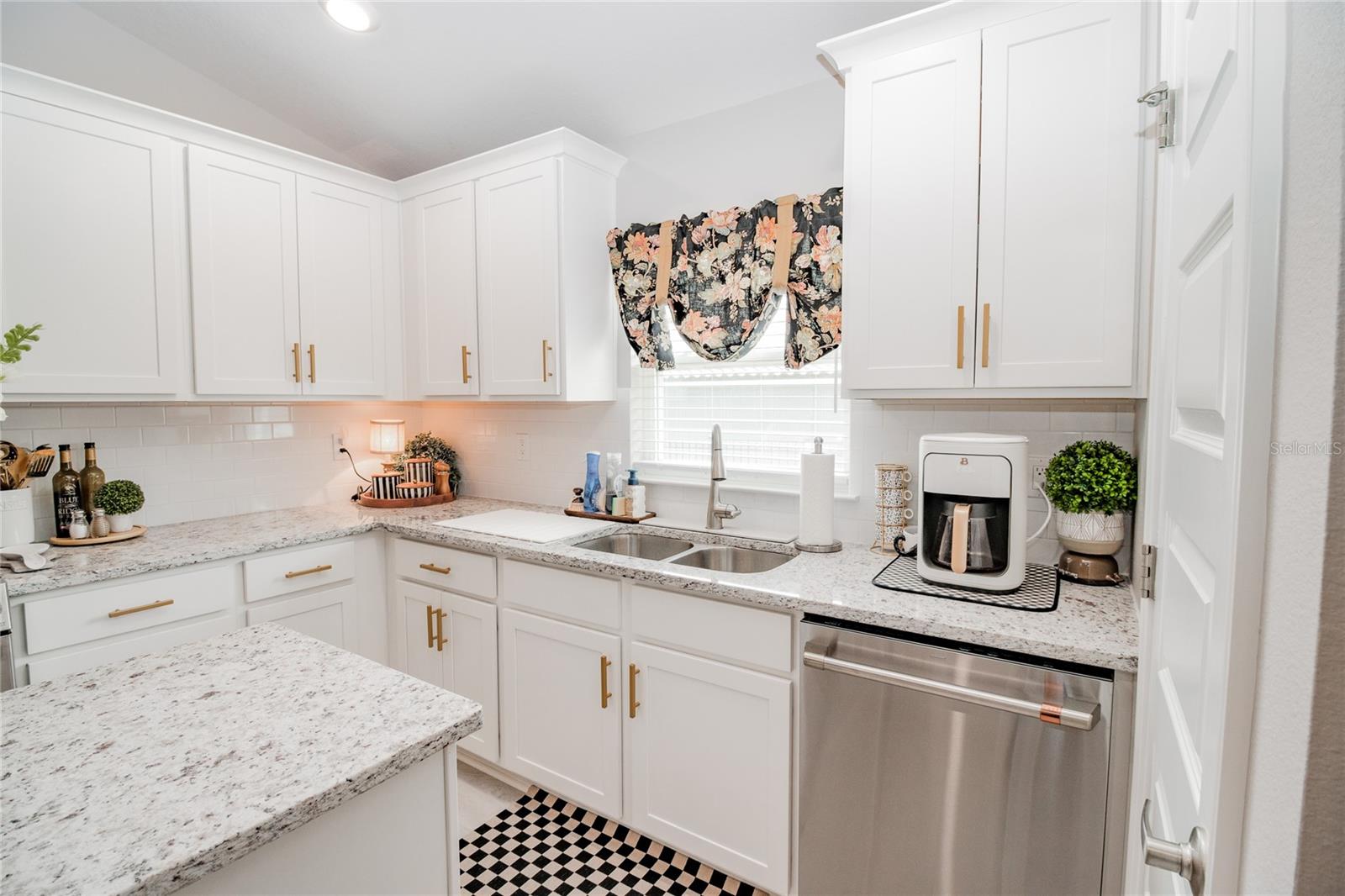 Image 9 of 47 For 4526 Grandview Glen Drive