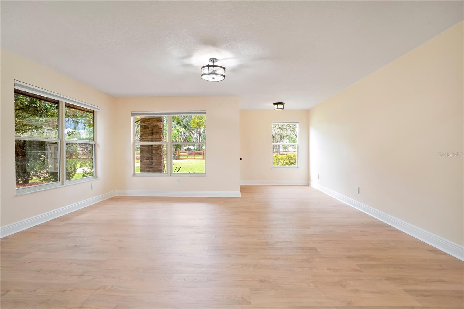 Image 11 of 81 For 1401 Buell Court