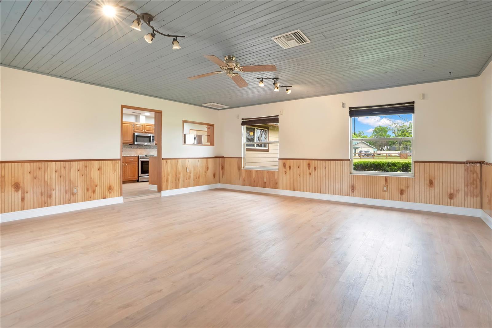 Image 16 of 81 For 1401 Buell Court