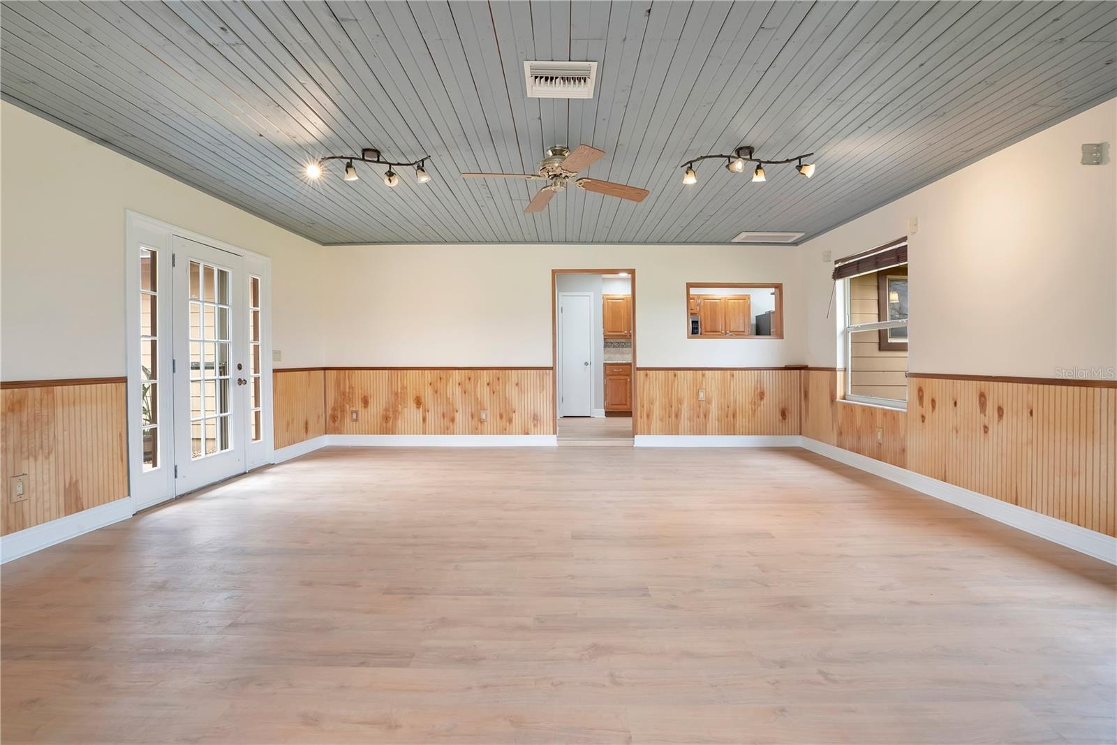 Image 18 of 81 For 1401 Buell Court