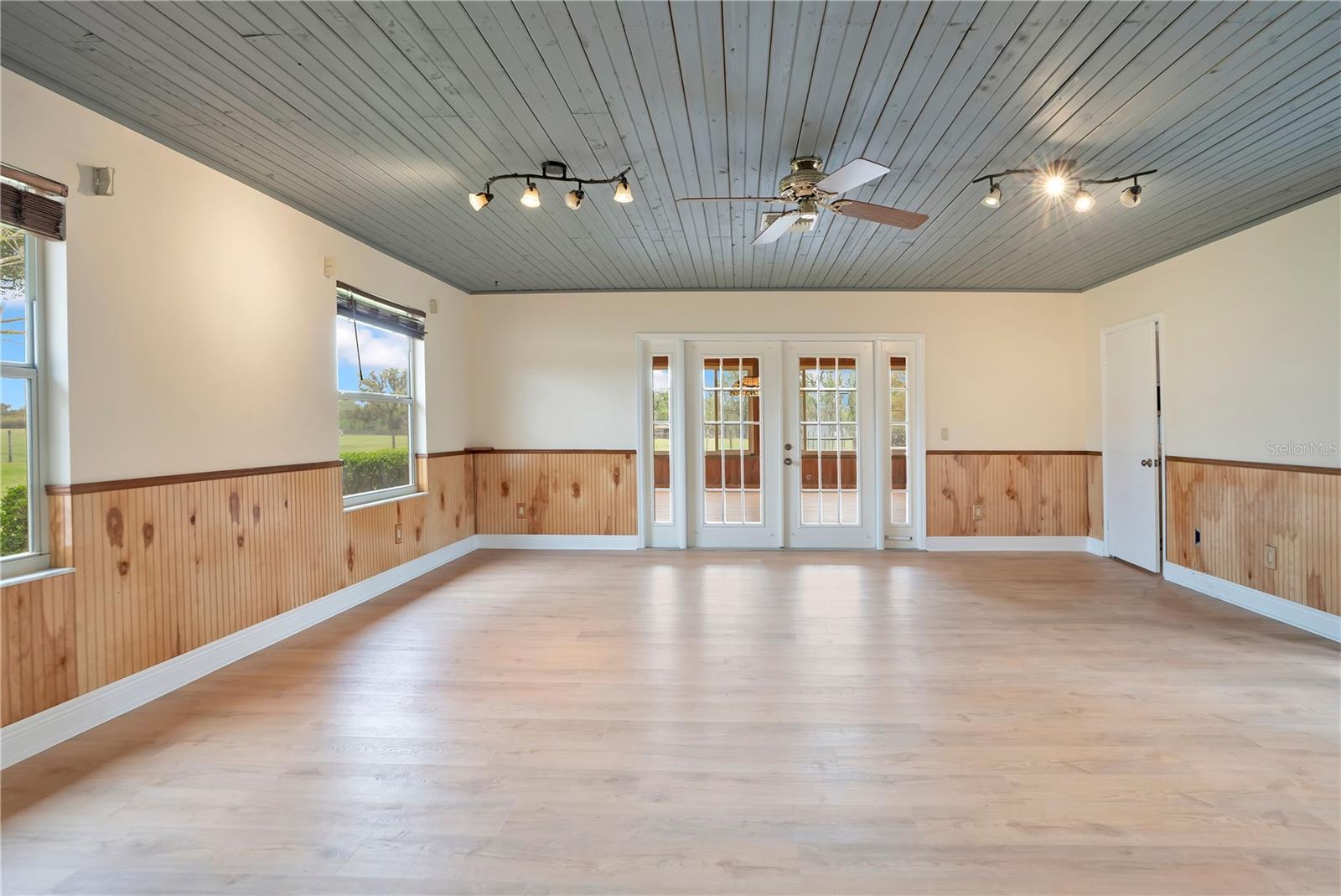 Image 19 of 81 For 1401 Buell Court