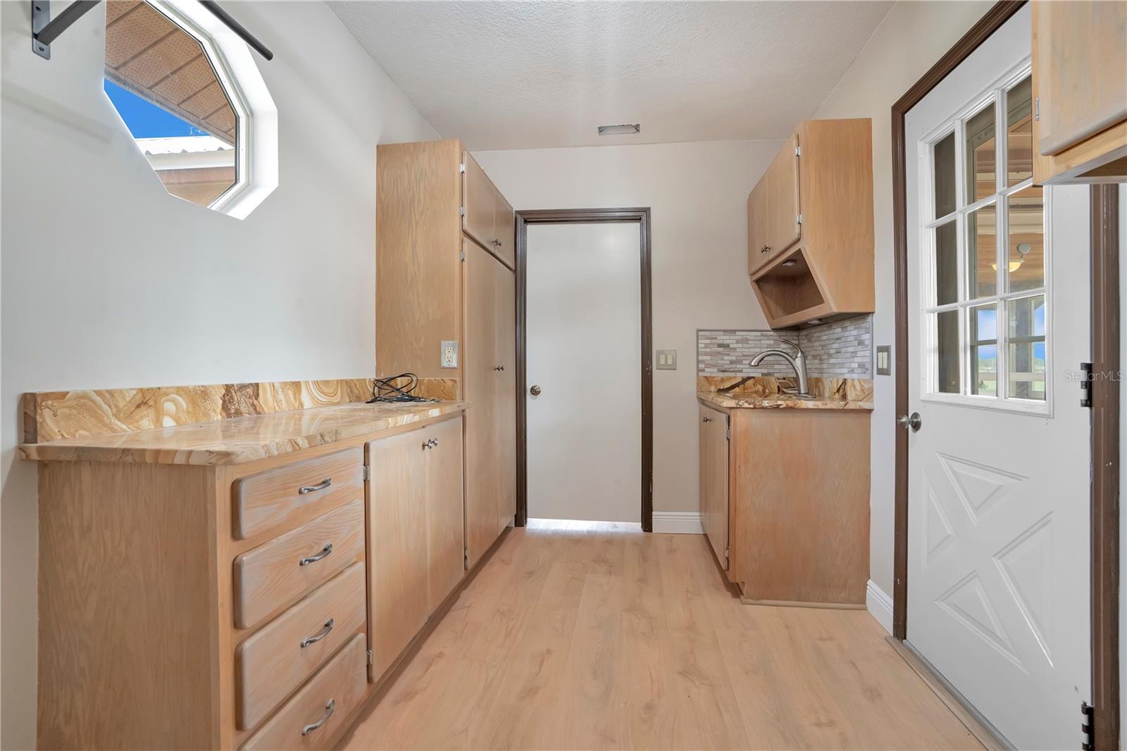 Image 25 of 81 For 1401 Buell Court