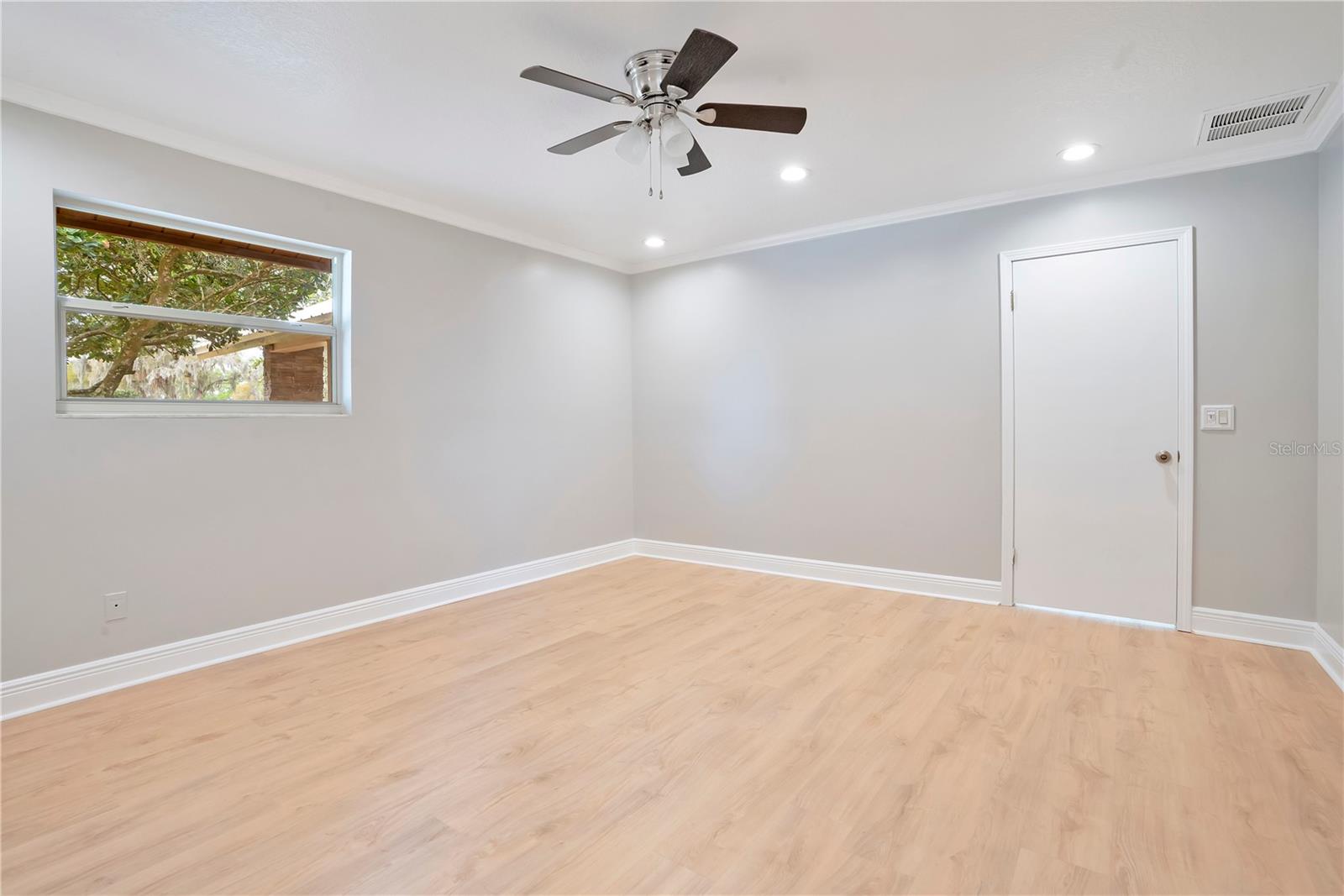 Image 27 of 81 For 1401 Buell Court