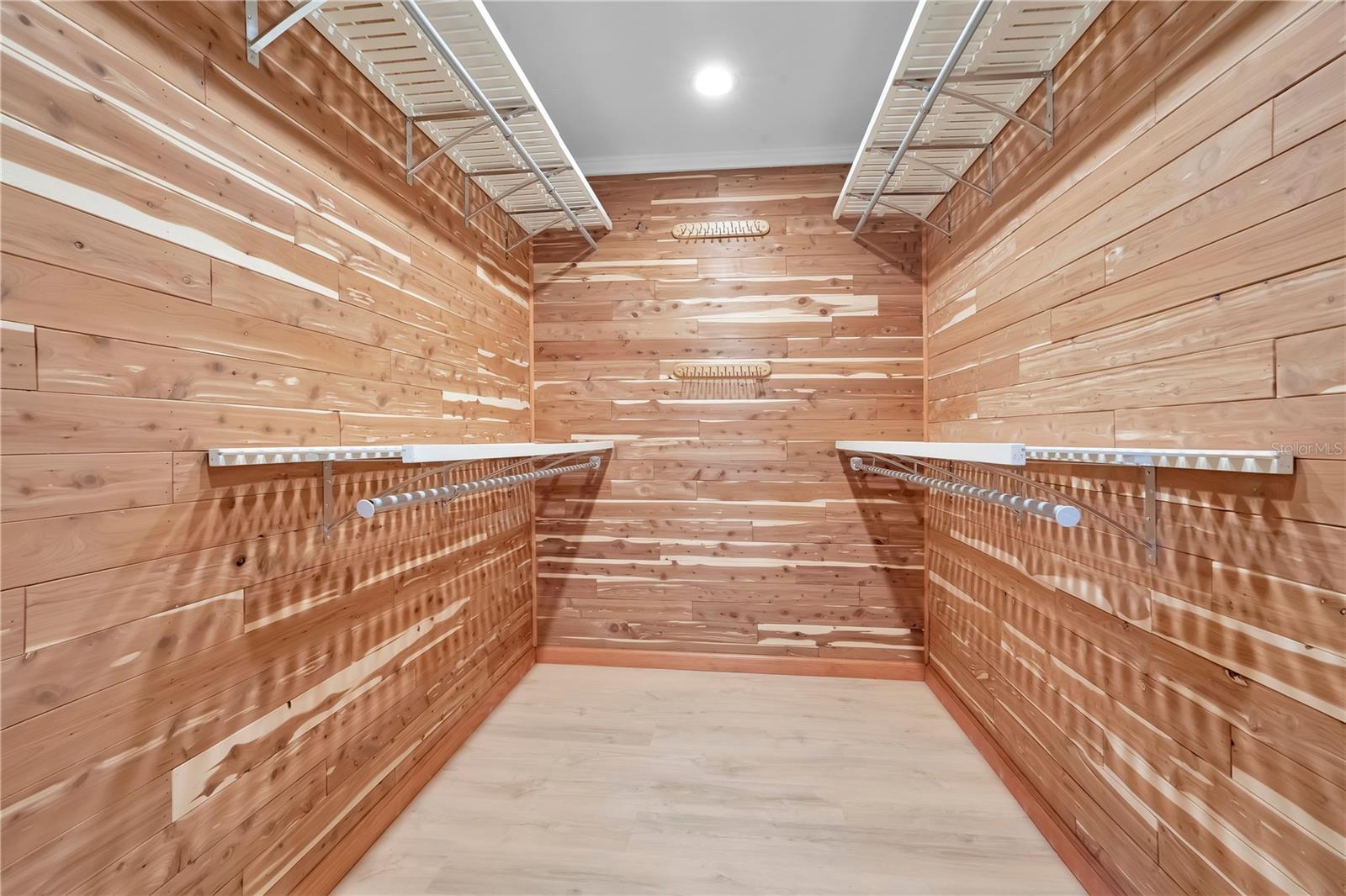 Image 28 of 81 For 1401 Buell Court