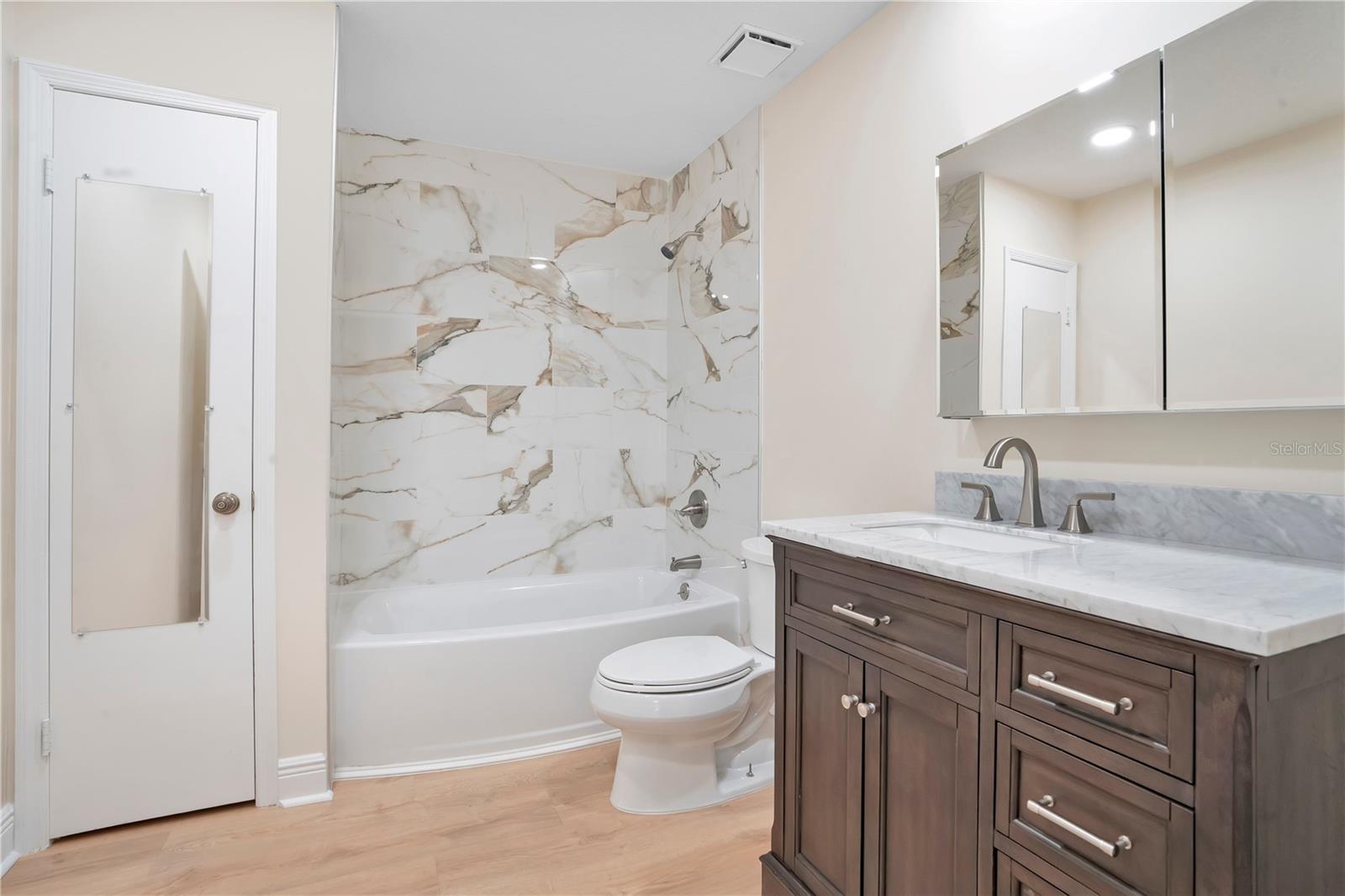 Image 37 of 81 For 1401 Buell Court