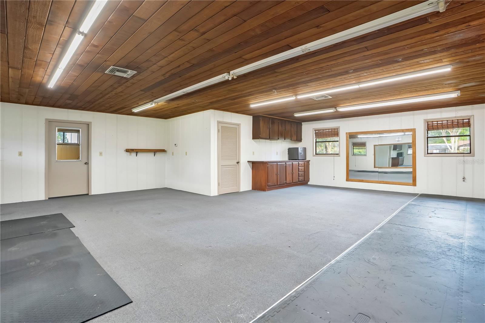 Image 64 of 81 For 1401 Buell Court