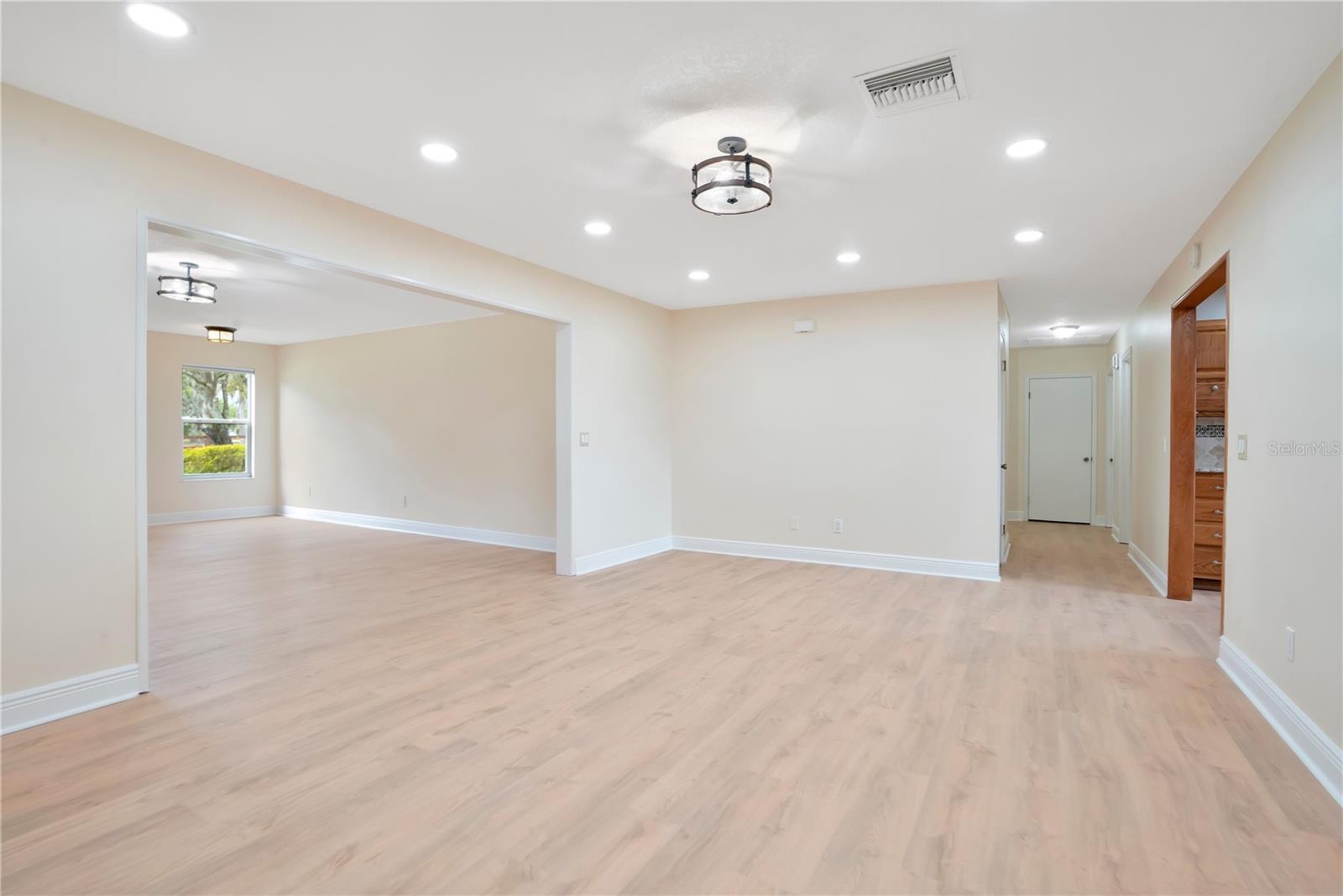 Image 8 of 81 For 1401 Buell Court