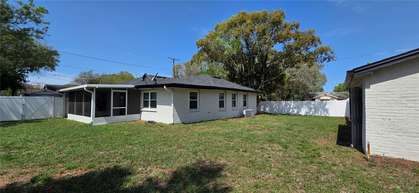 Image 34 of 44 For 132 James Street