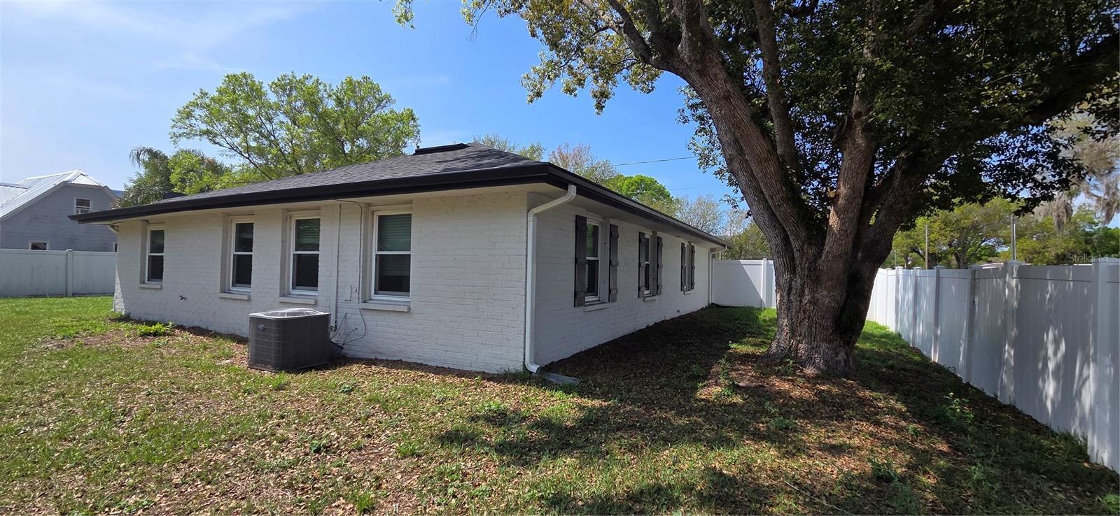 Image 39 of 44 For 132 James Street