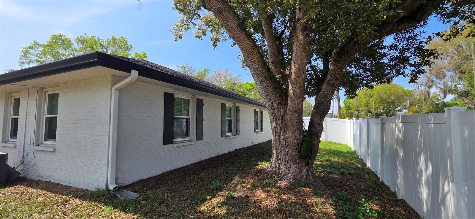 Image 40 of 44 For 132 James Street