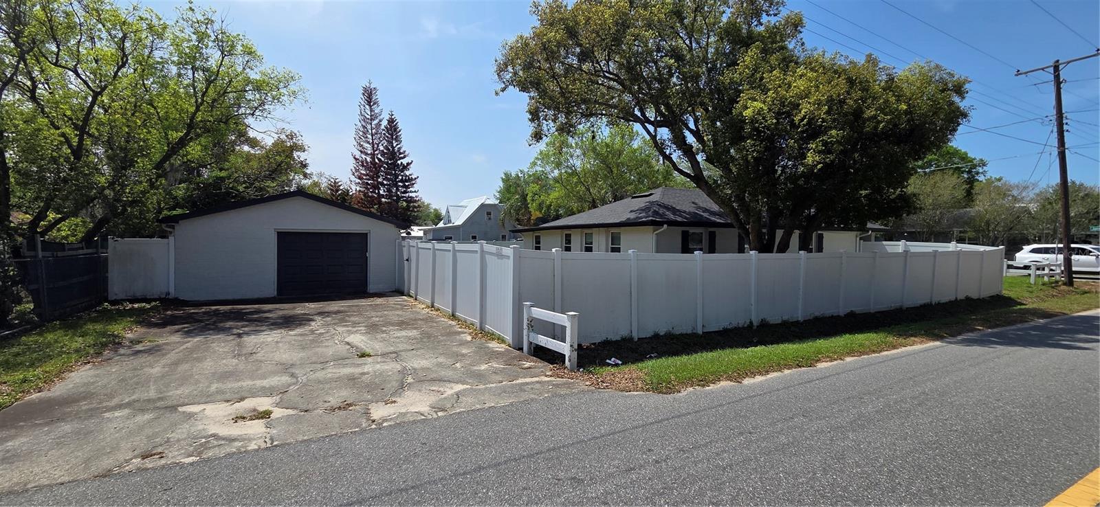 Image 43 of 44 For 132 James Street