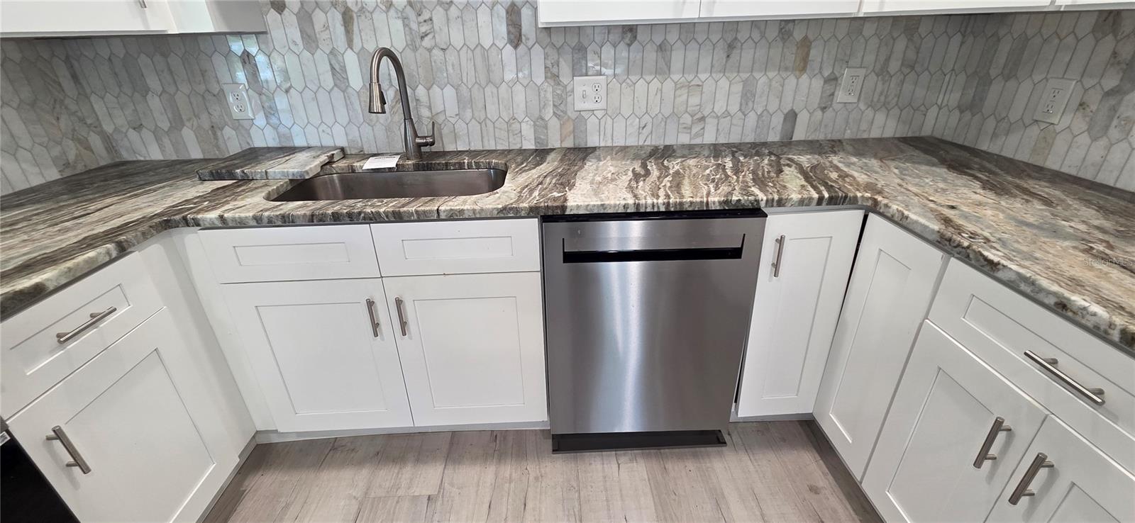 Image 9 of 44 For 132 James Street