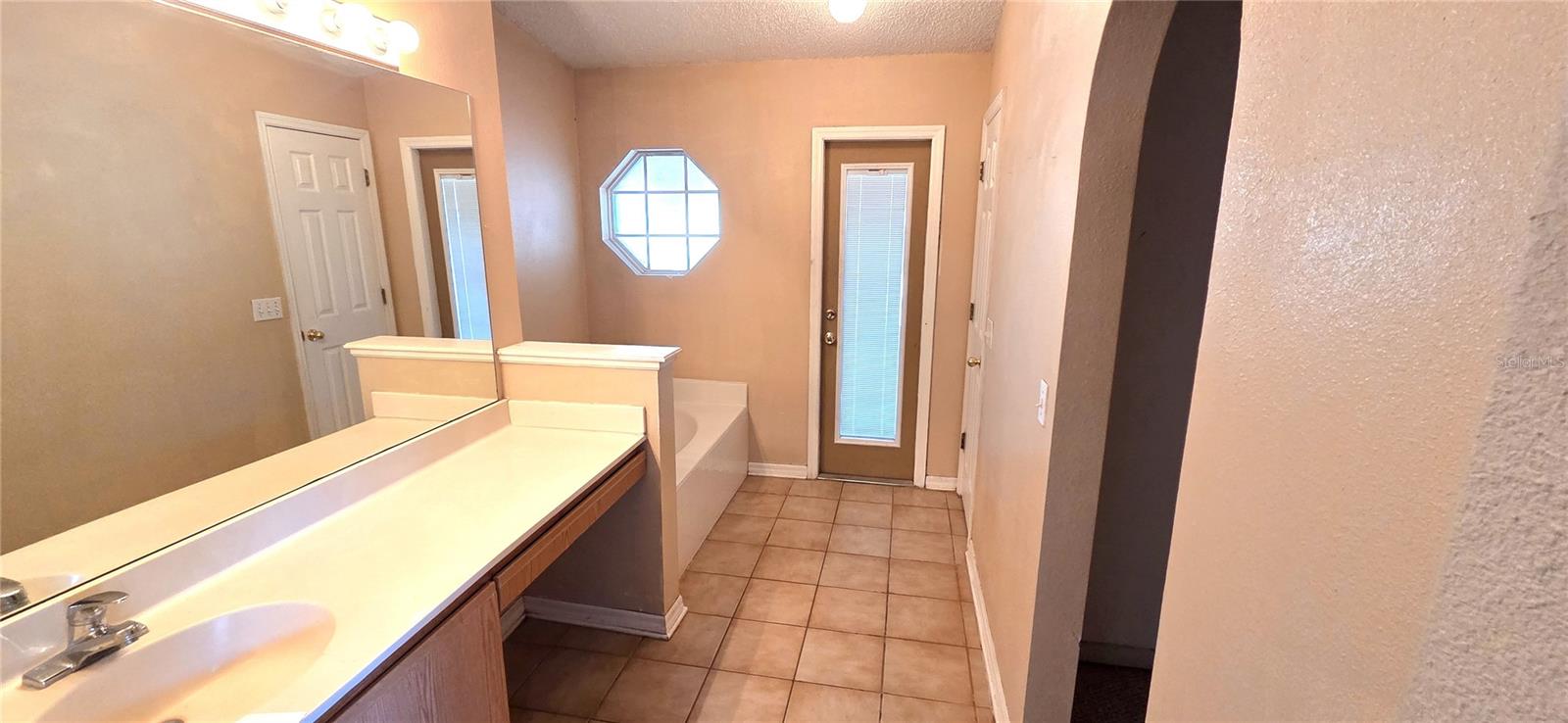 Image 24 of 33 For 4716 Little Denise Court