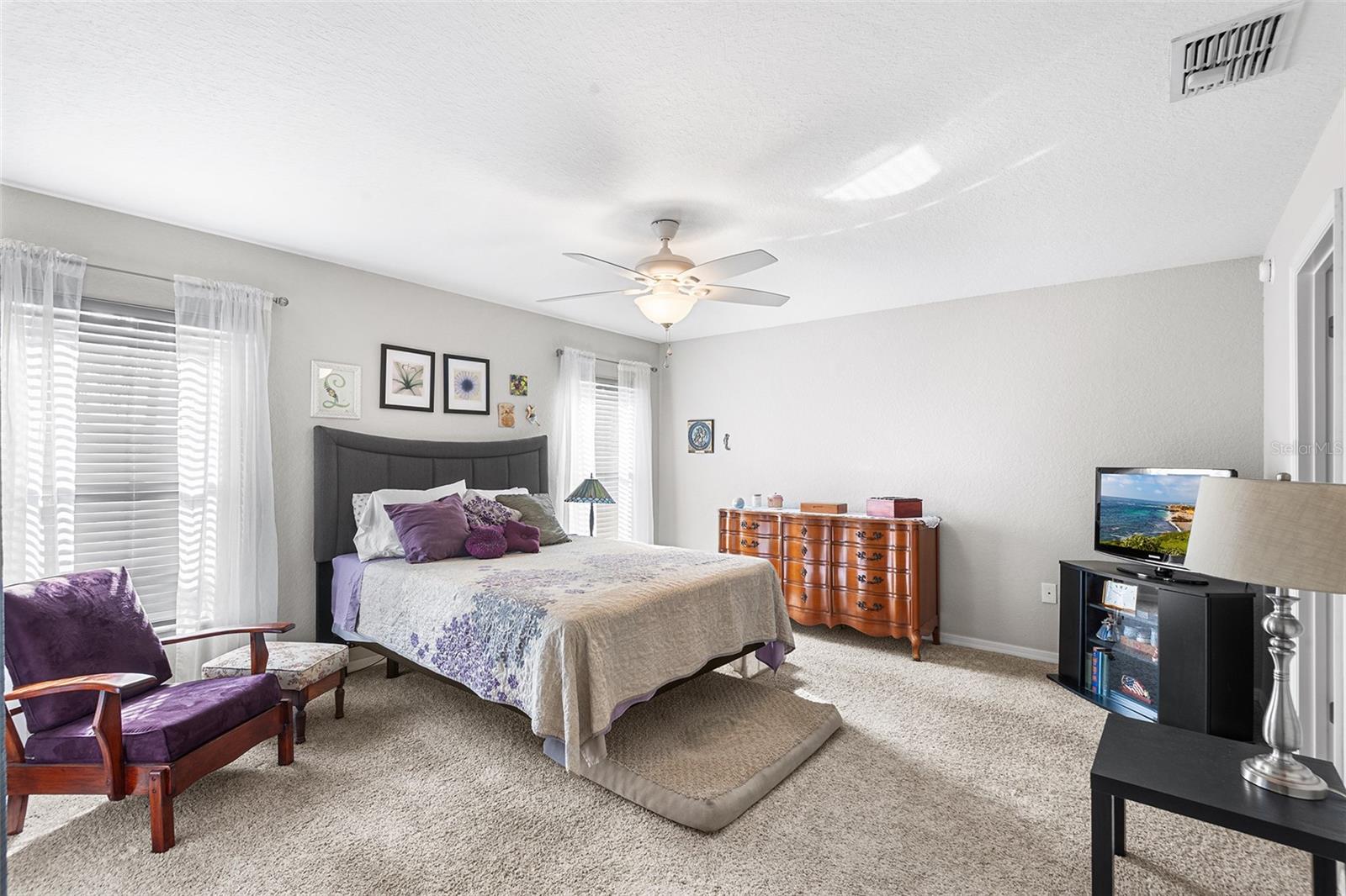 Image 18 of 29 For 574 Lorient Drive