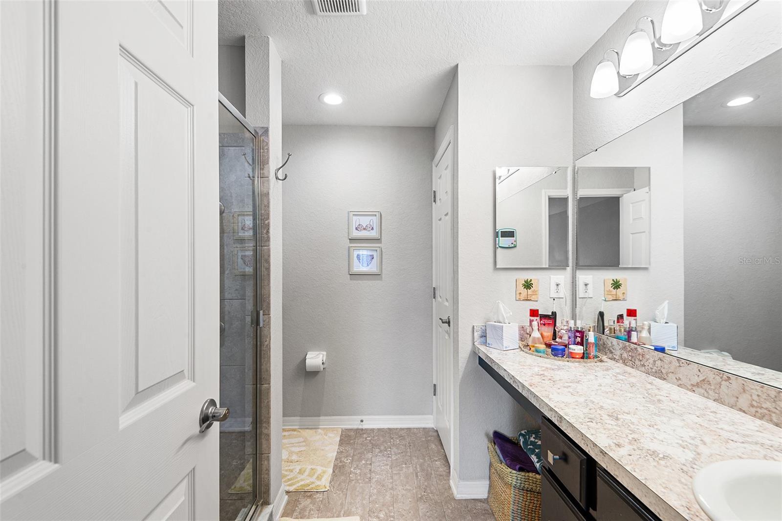 Image 20 of 29 For 574 Lorient Drive