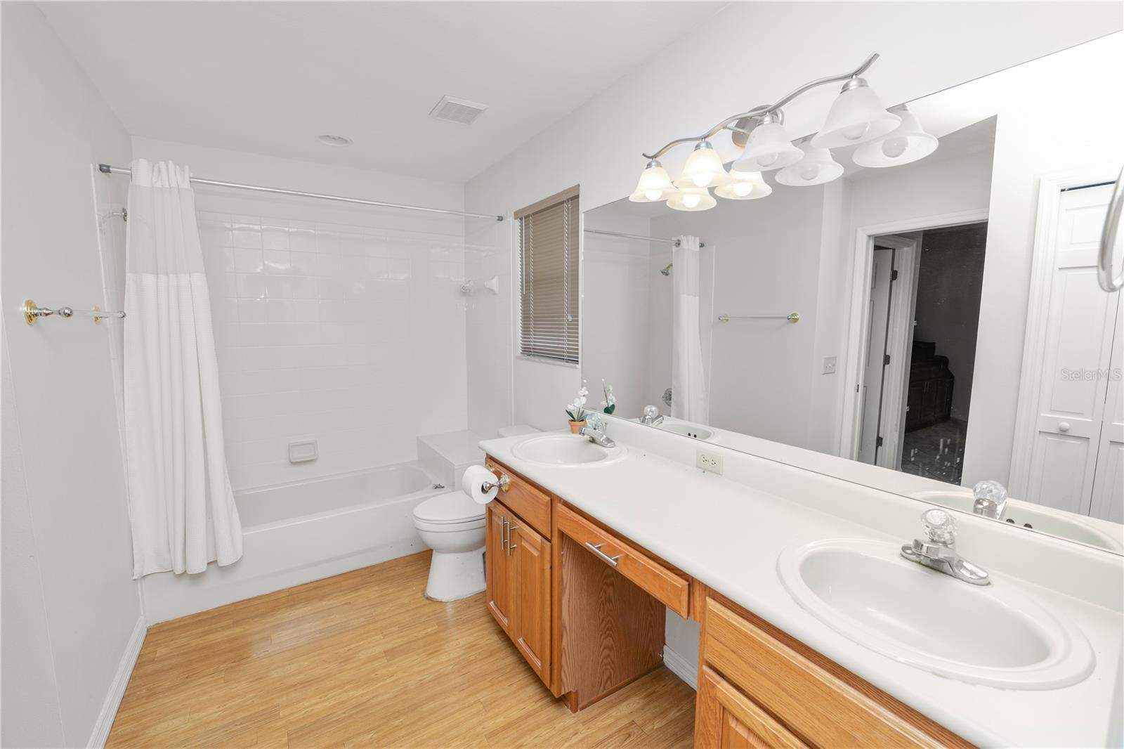 Image 10 of 19 For 3261 Stonewater Drive 37