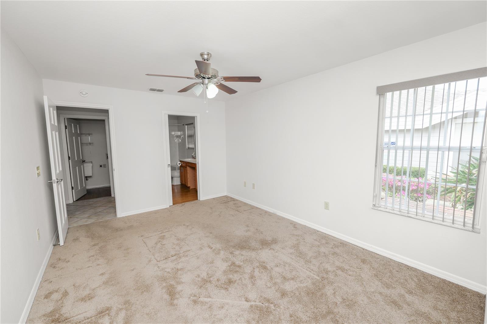 Image 12 of 19 For 3261 Stonewater Drive 37